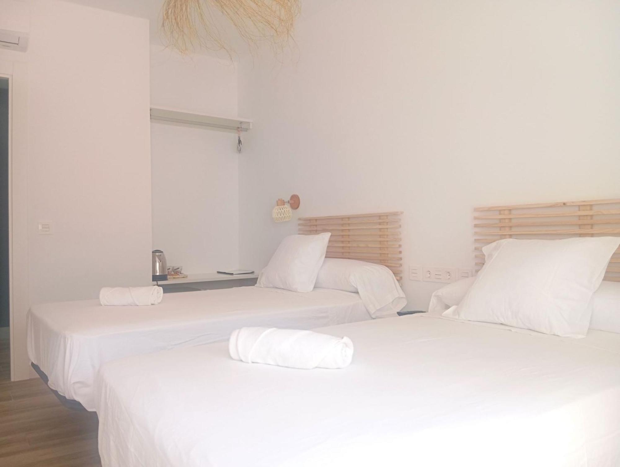 אלמריה Hostal Casa Emilio מראה חיצוני תמונה