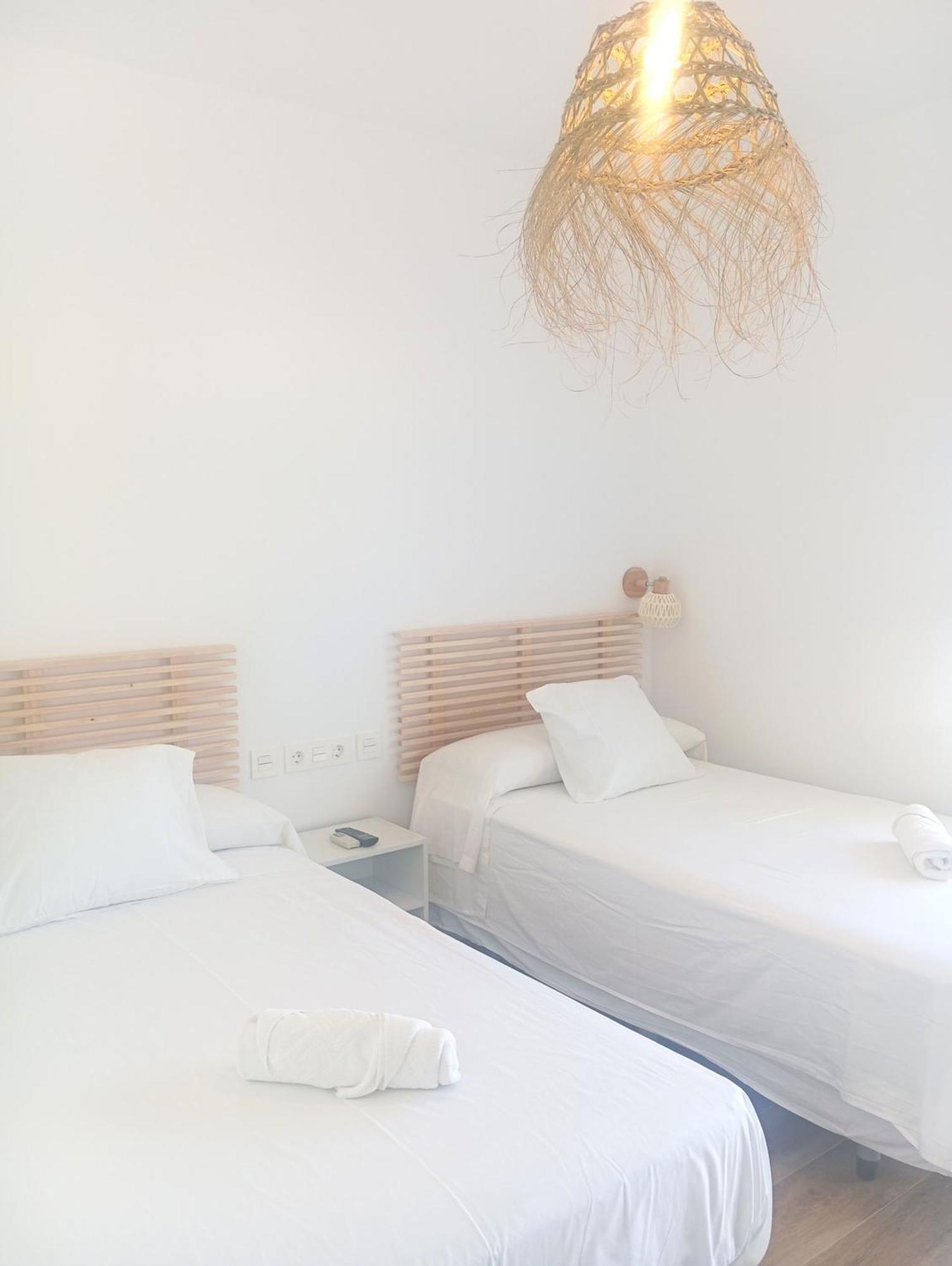 אלמריה Hostal Casa Emilio מראה חיצוני תמונה