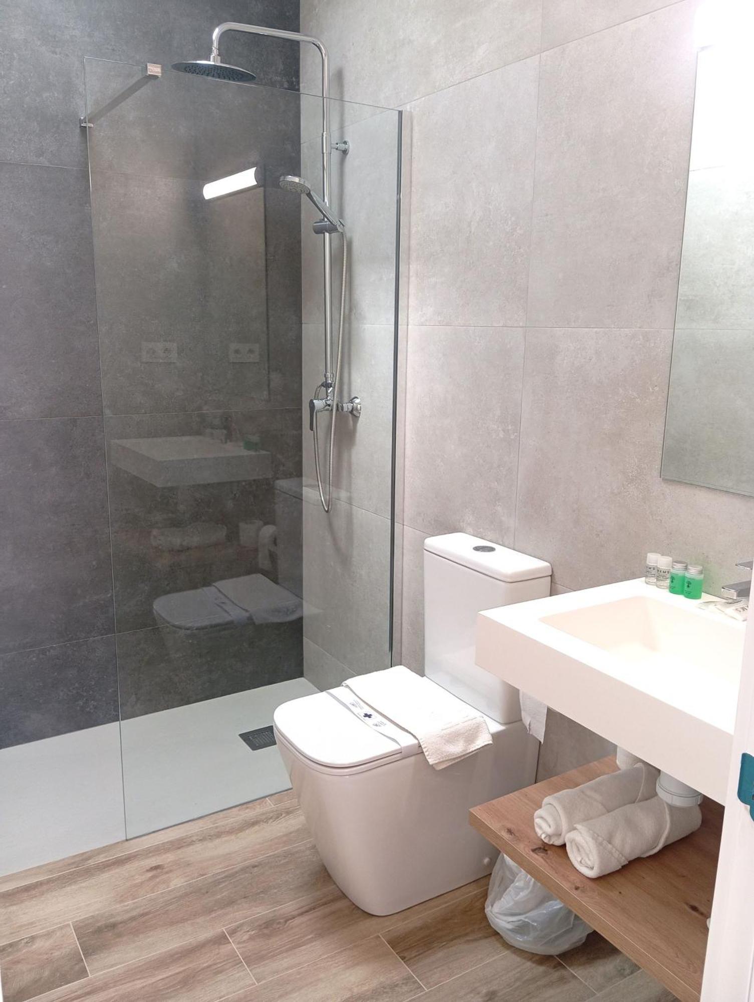 אלמריה Hostal Casa Emilio מראה חיצוני תמונה