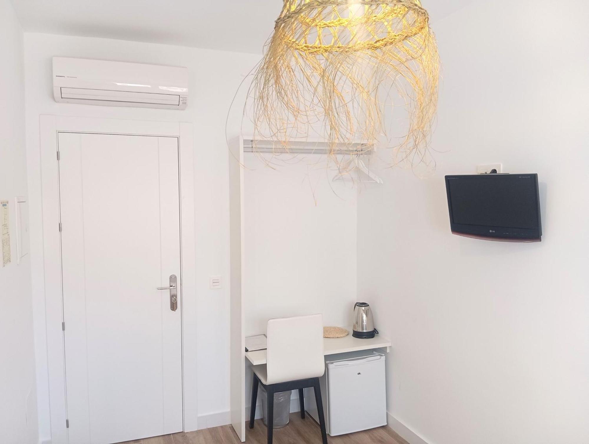 אלמריה Hostal Casa Emilio מראה חיצוני תמונה